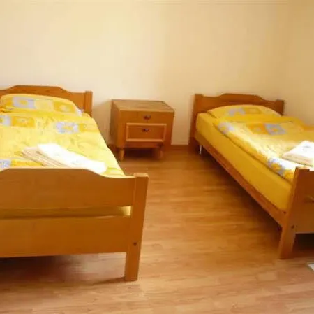 Schweizerhaus 3* כור